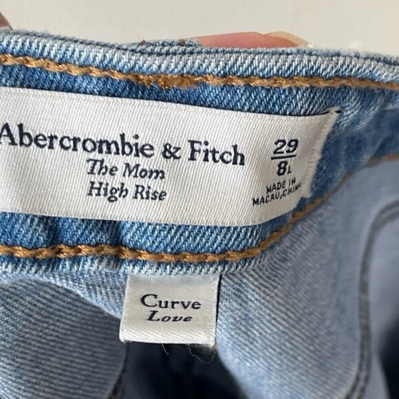Abercrombie & Fitch curve love light wash distressed High Rise Mom Jeans 29 long - Picture 8 of 12